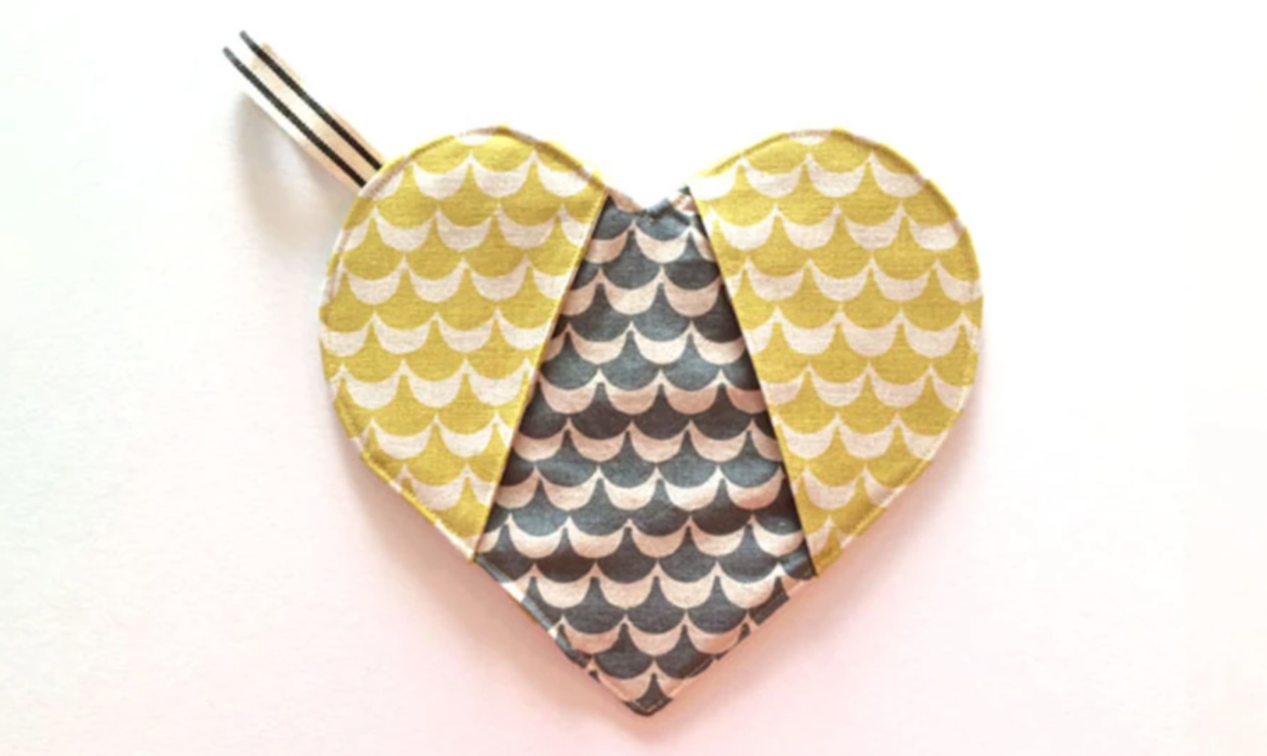 How to sew fabric heart decorations: free heart sewing pattern - Gathered