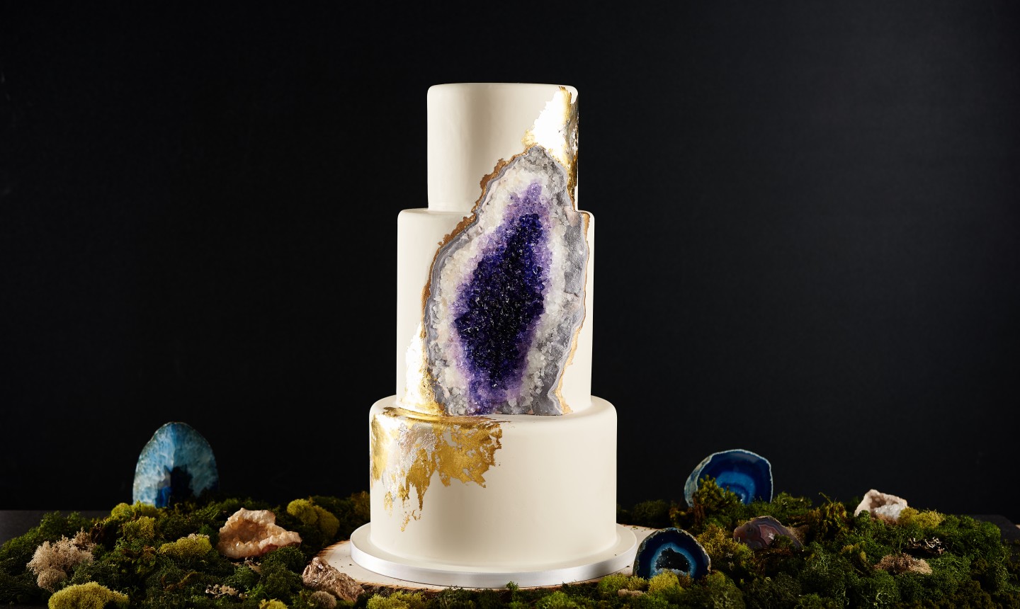 Isomalt Agate cake with dried flowers. - YouTube