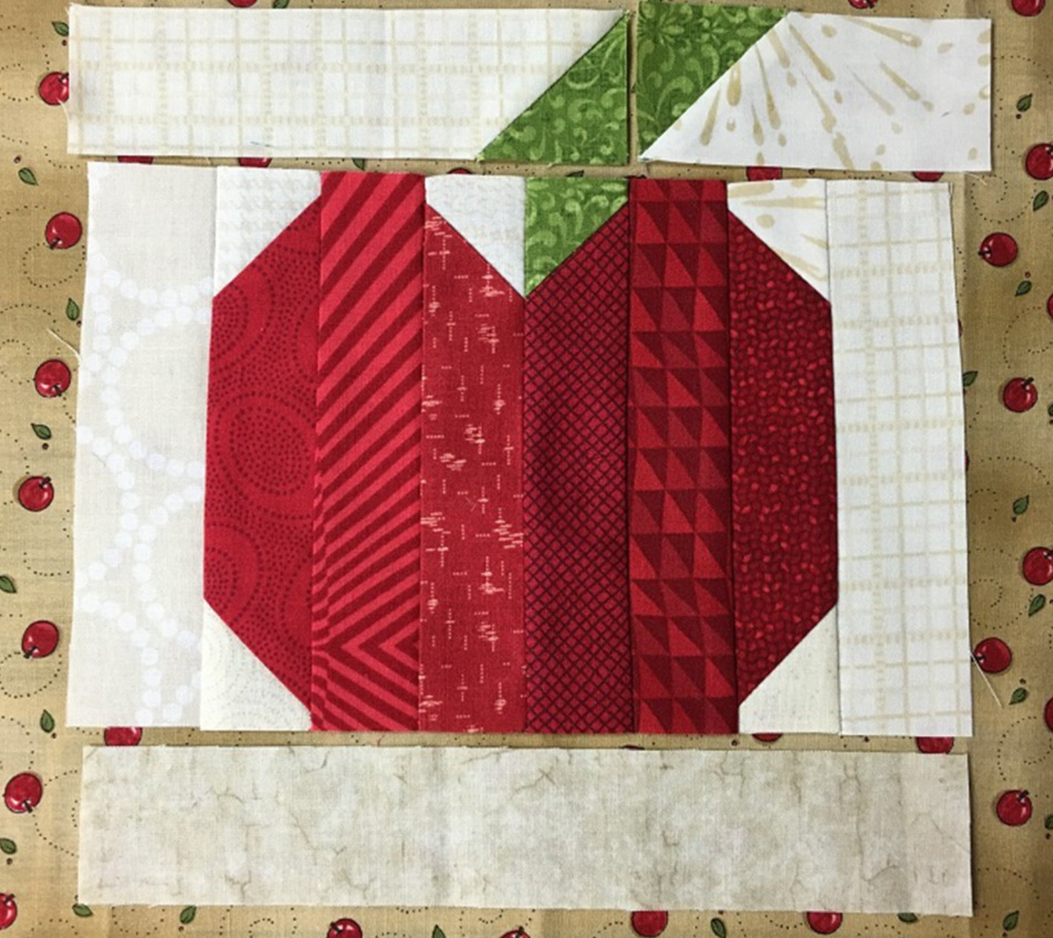 putting together apple mug rug