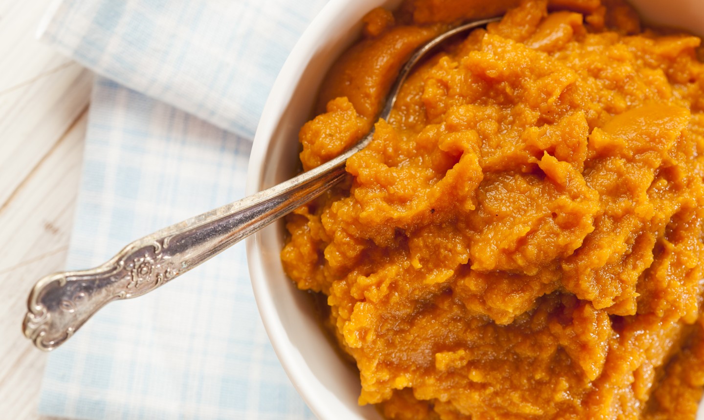 bowl of canned pumpkin