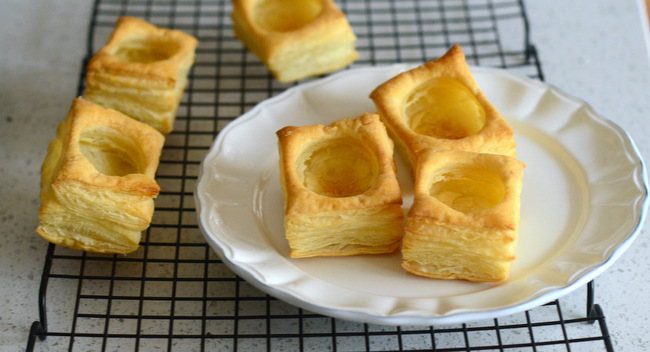 Fancy, French Finger Foods: Make Vol-Au-Vents in 30 Minutesproduct featured image thumbnail.