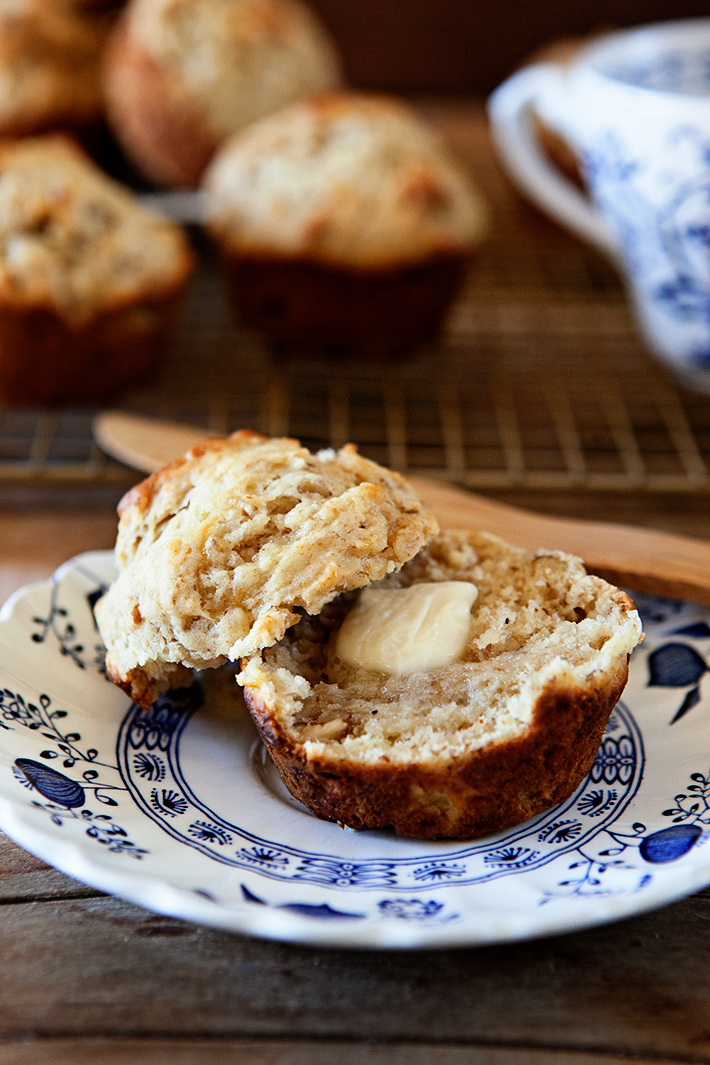 One-Bowl Easy Banana Nut Muffins Recipe