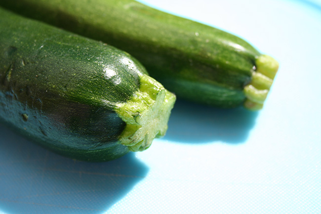 can one eat raw zucchini