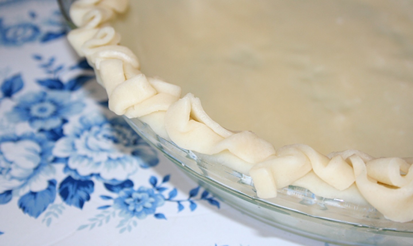 10 Ways to Make Instagram-Worthy, Decorative Pie Crust Edges