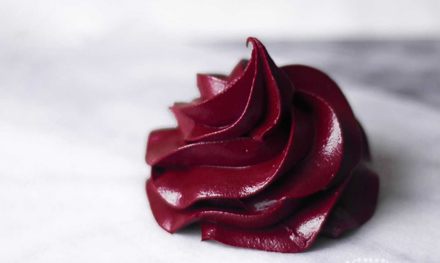 dark red buttercream swirl