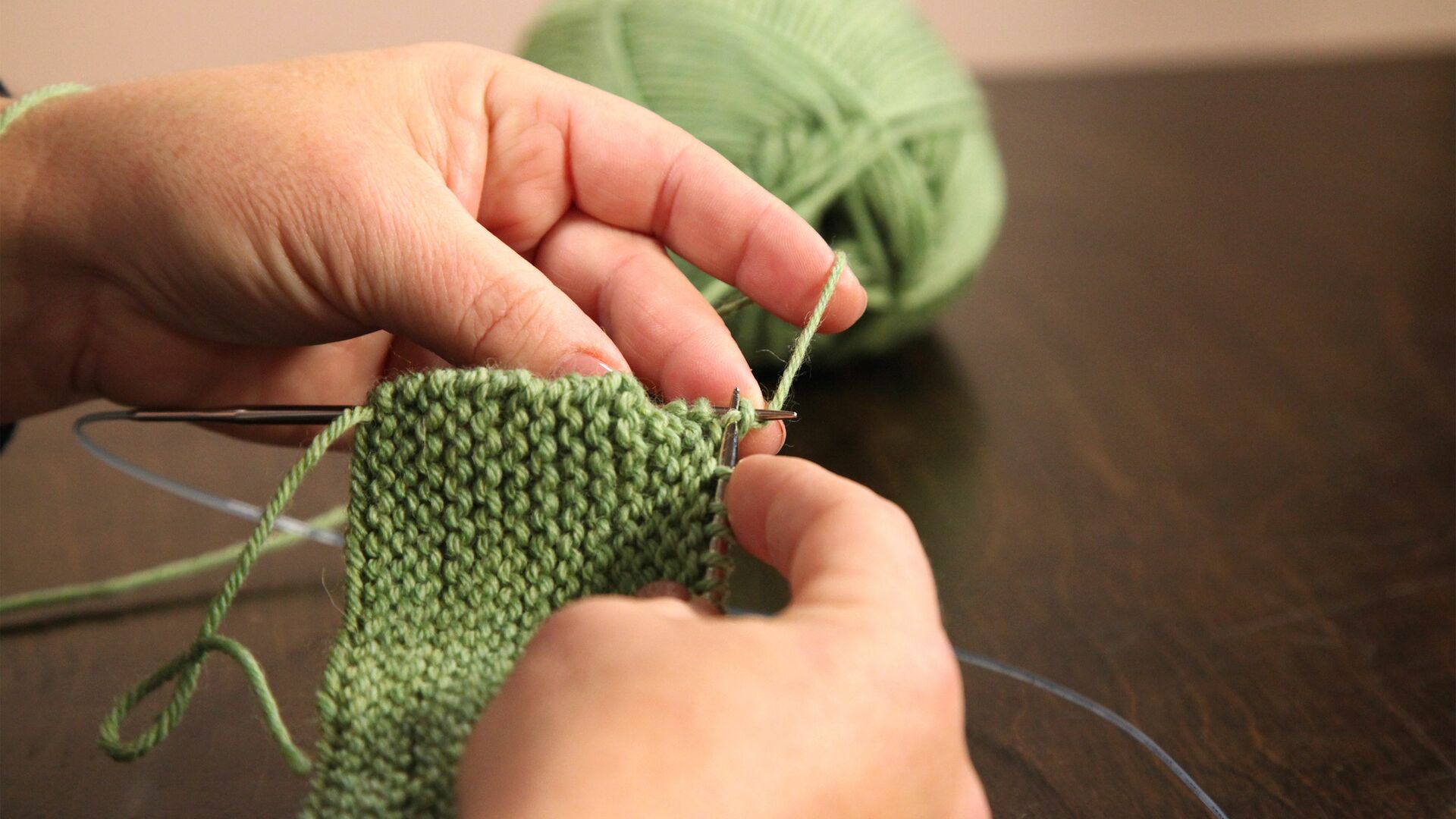 A Helpful Guide to Left-Handed Knitting