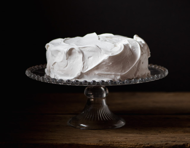 christmas cake with white frosting