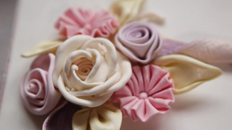 Rolled Fondant Flowersproduct featured image thumbnail.