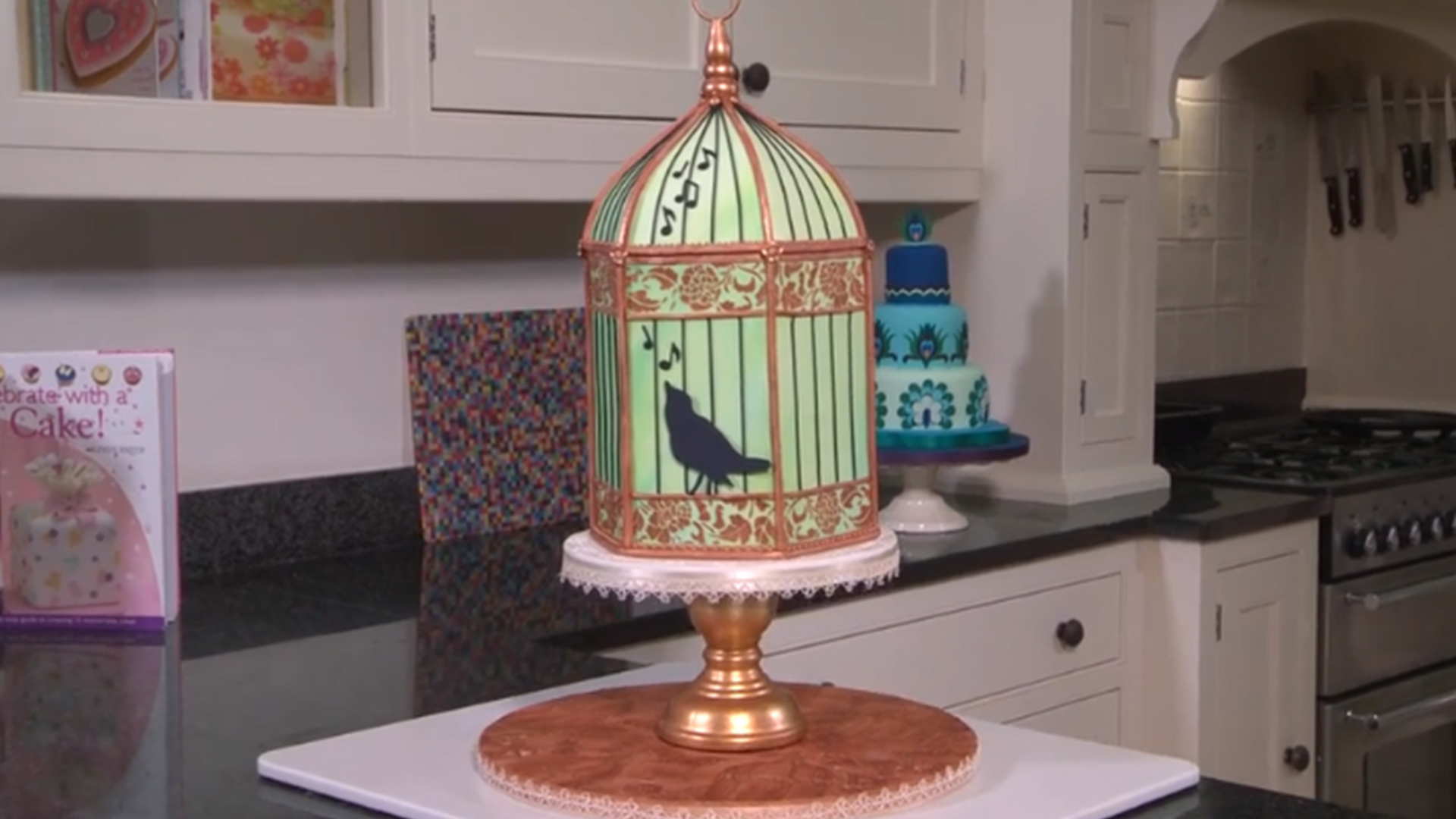 Gold Birdcage Cake Separator | Prop Options