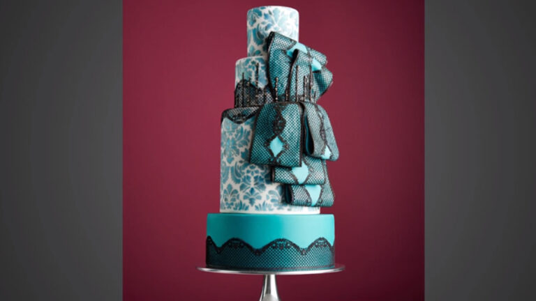 Dramatic Cake Design: Luscious Laceproduct featured image thumbnail.