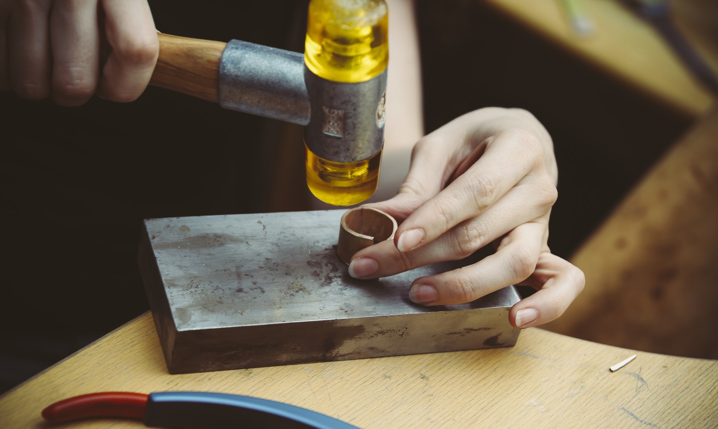 hammering jewelry