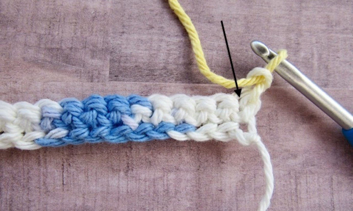 Double crochet yarn with hook