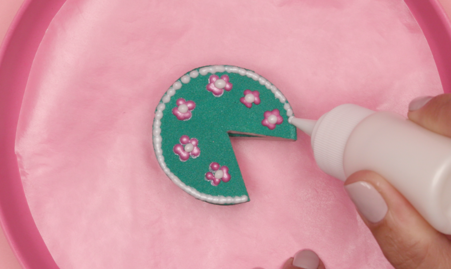 This DIY Cake Pin Cushion is the Cutest Thing