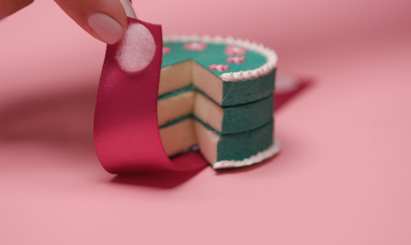 This DIY Cake Pin Cushion is the Cutest Thing