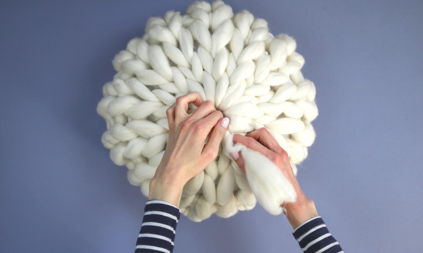 How to Hand Knit a Pillow »