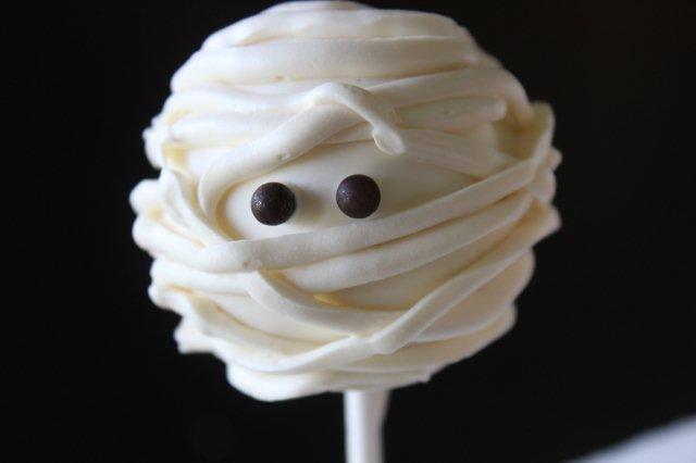 How to make Mummy Cake Pops