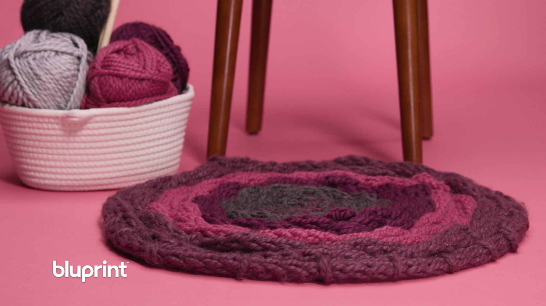 Make THIS: Finger knit a Snug Life rug