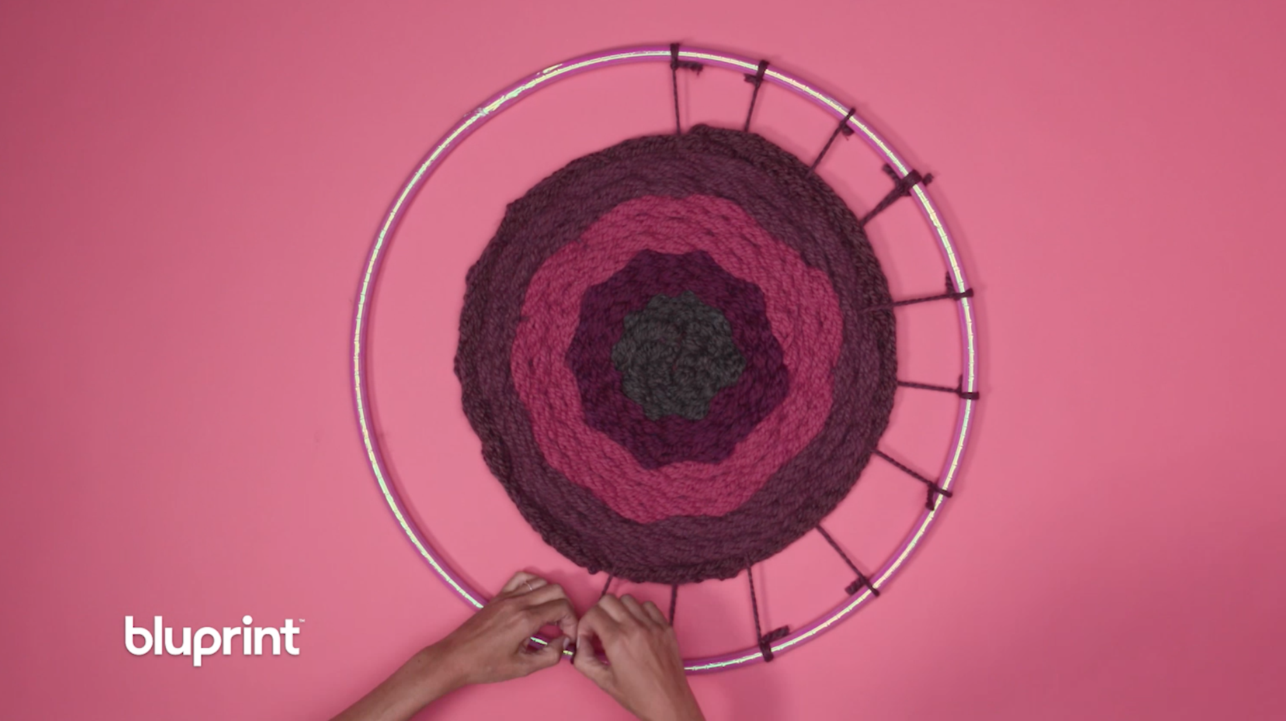 Make THIS: Finger knit a Snug Life rug