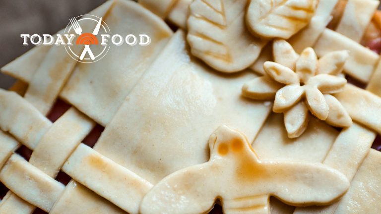 Decorative pie crust