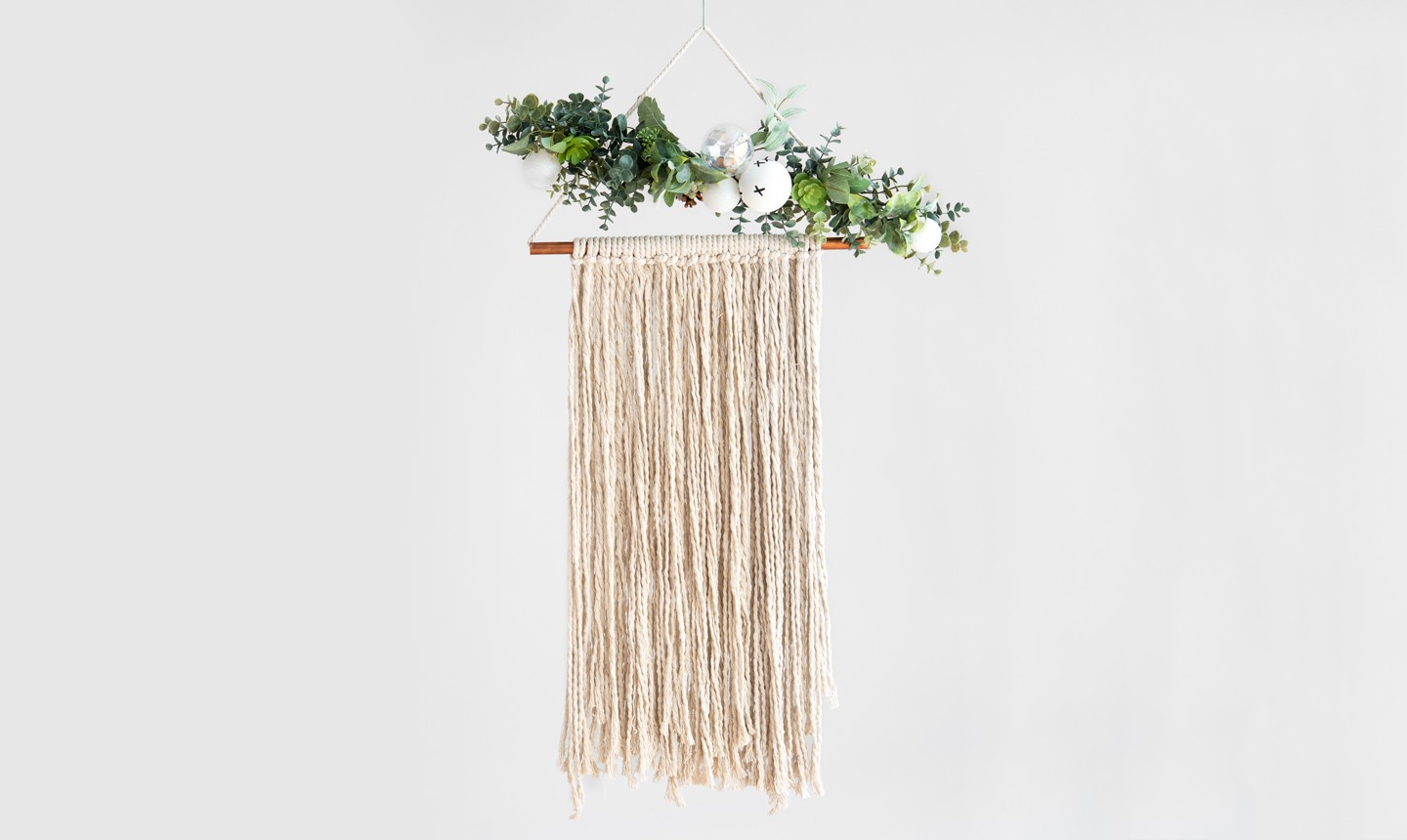 holiday macrame wall hanging