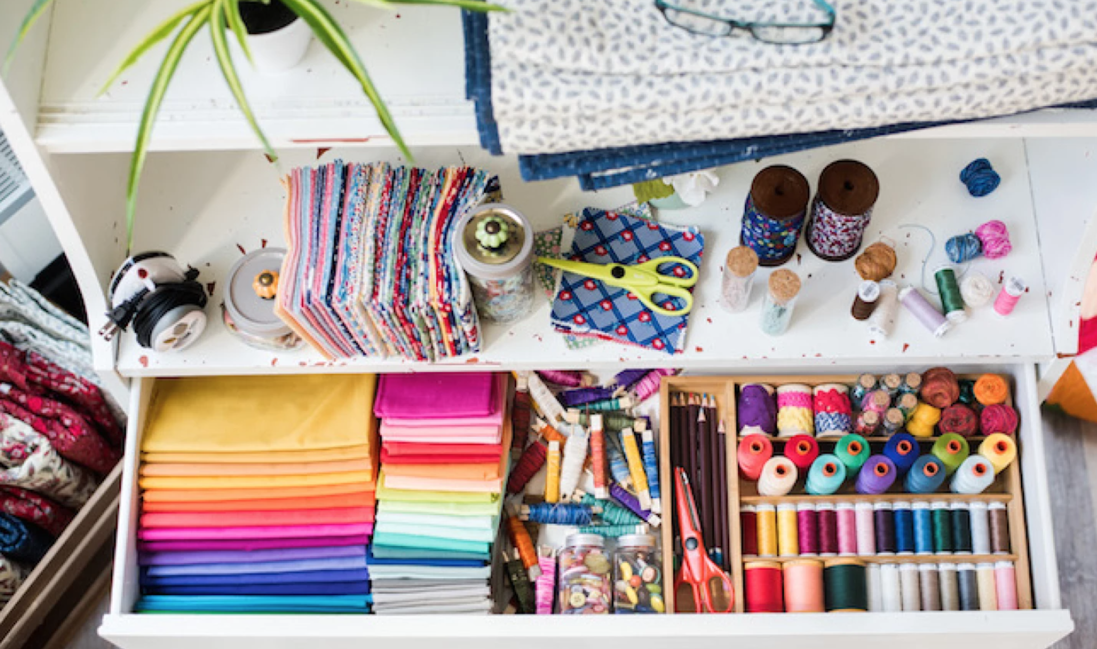 6 Fresh Ways to Organize Your Thread Stash