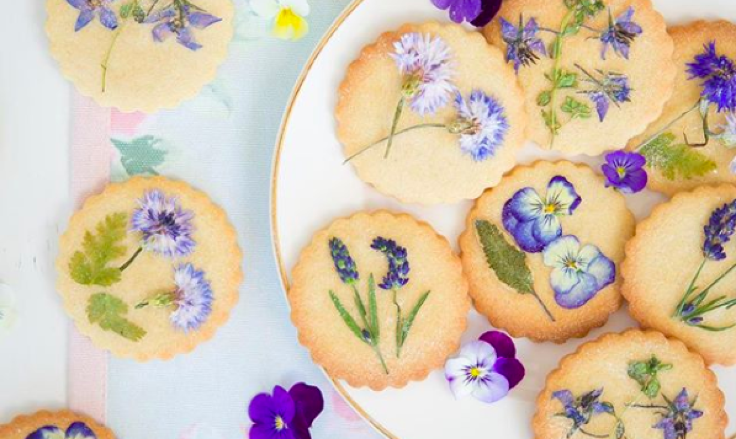 pressed flower cookies