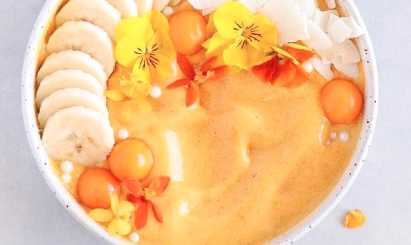 peach smoothie bowl