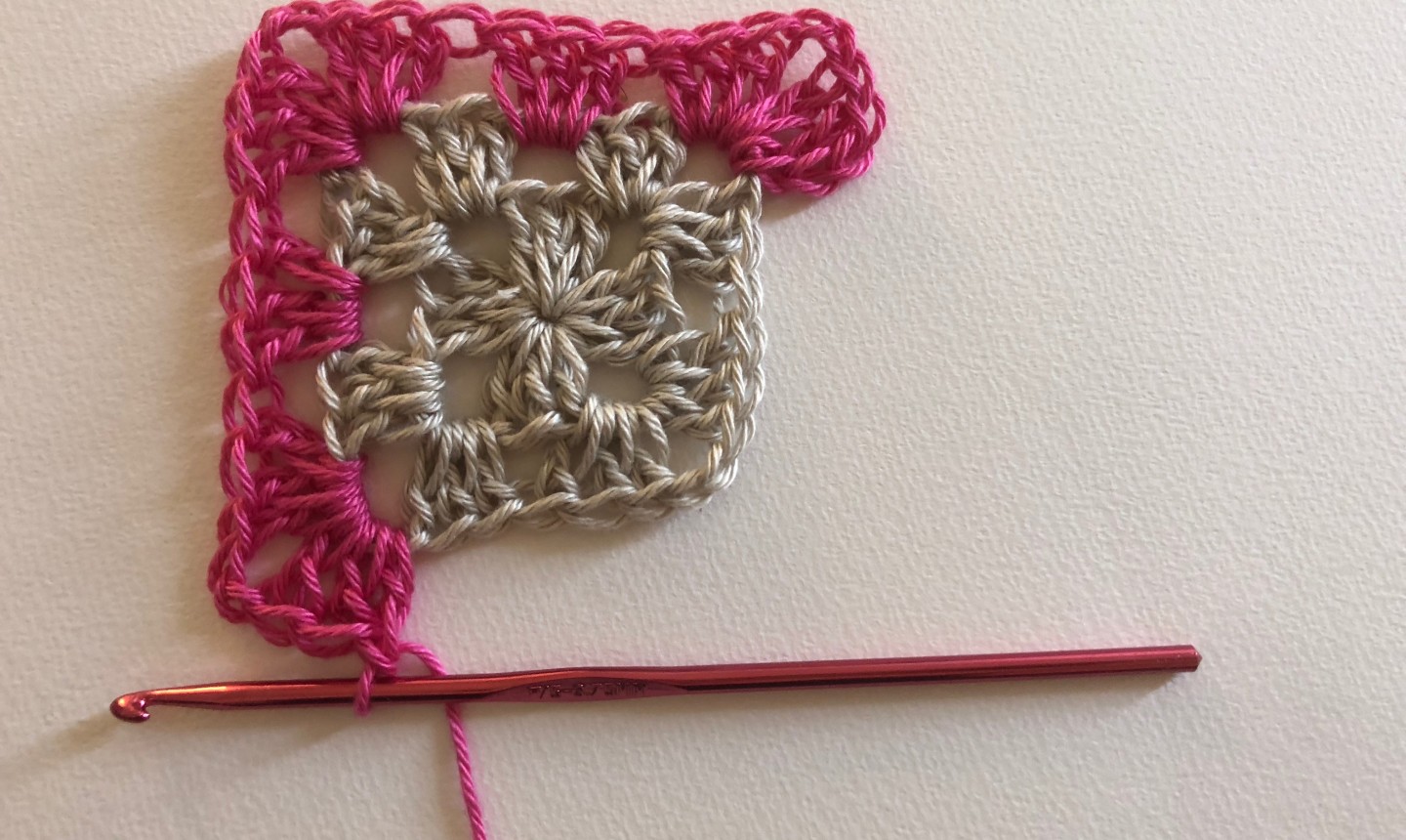 crocheting pink granny square border