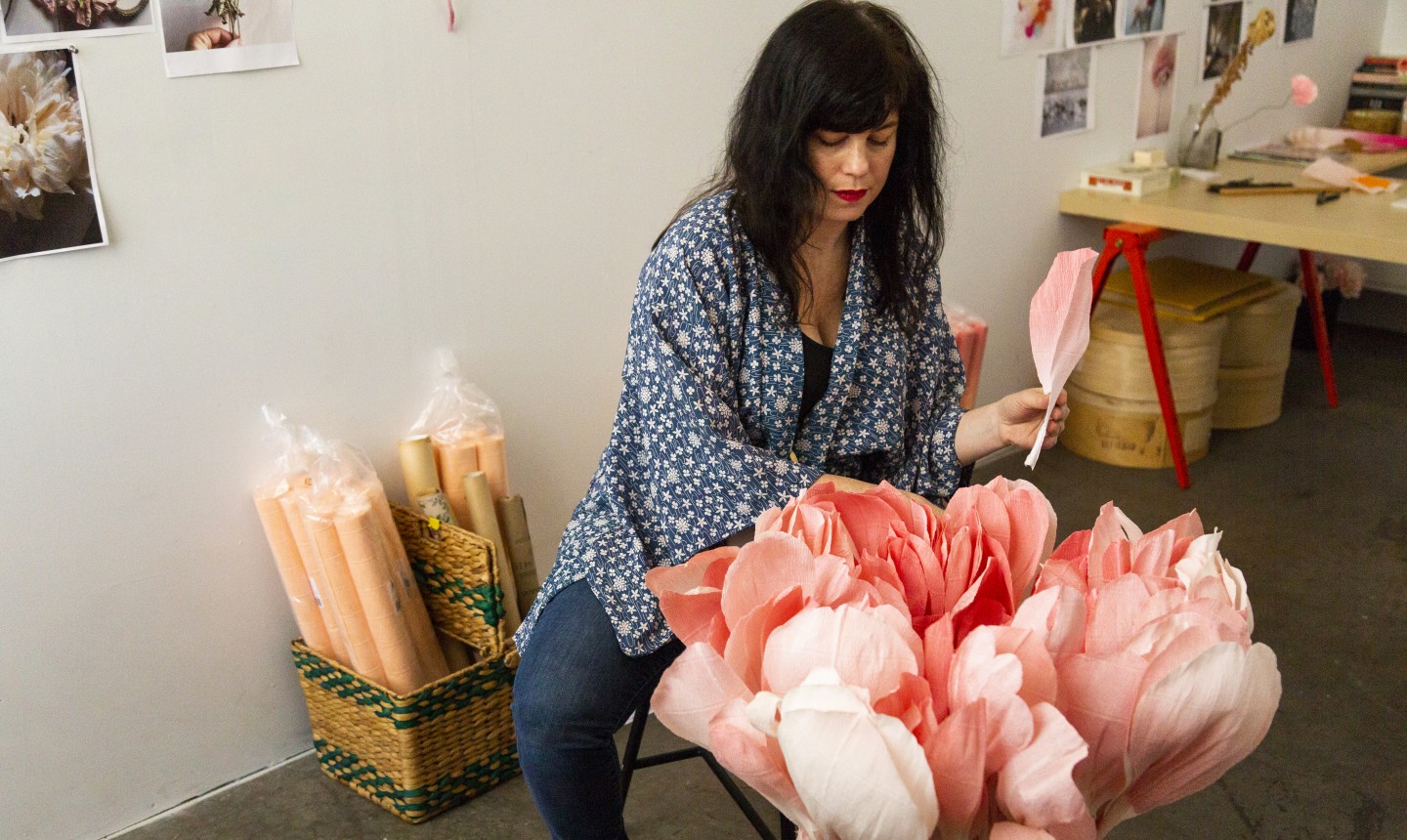 tiffanie turner decorating flowers