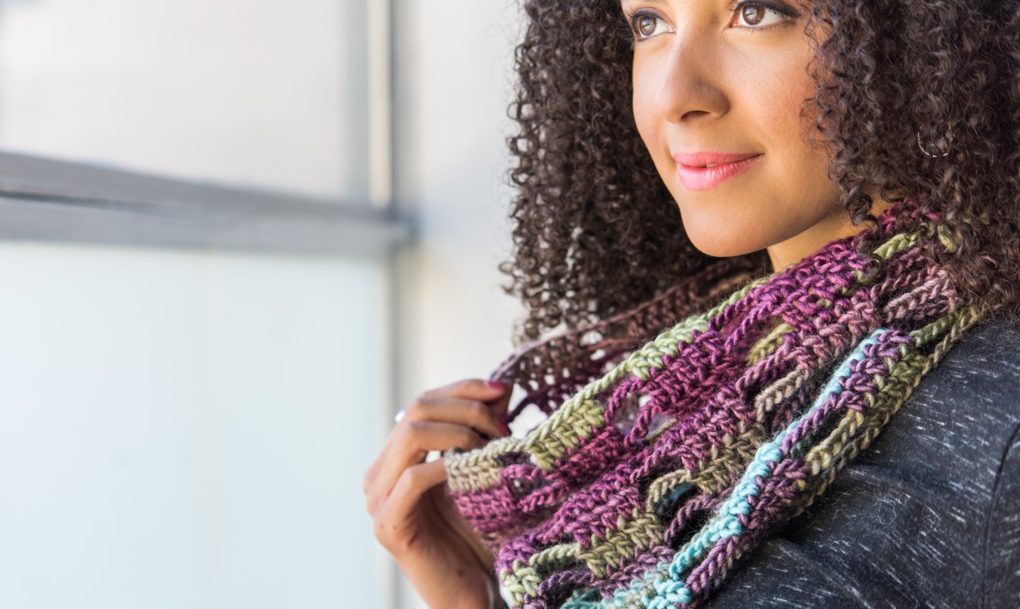 woman wearing crochet cowl