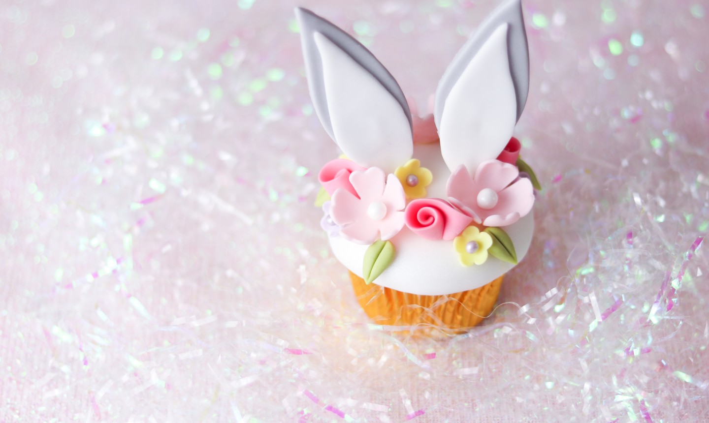 easter flower crown cupcakes