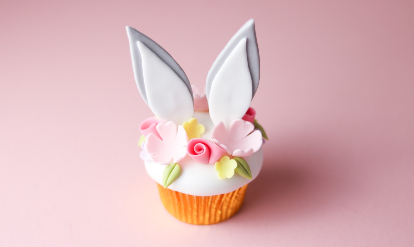 easter flower cupcake