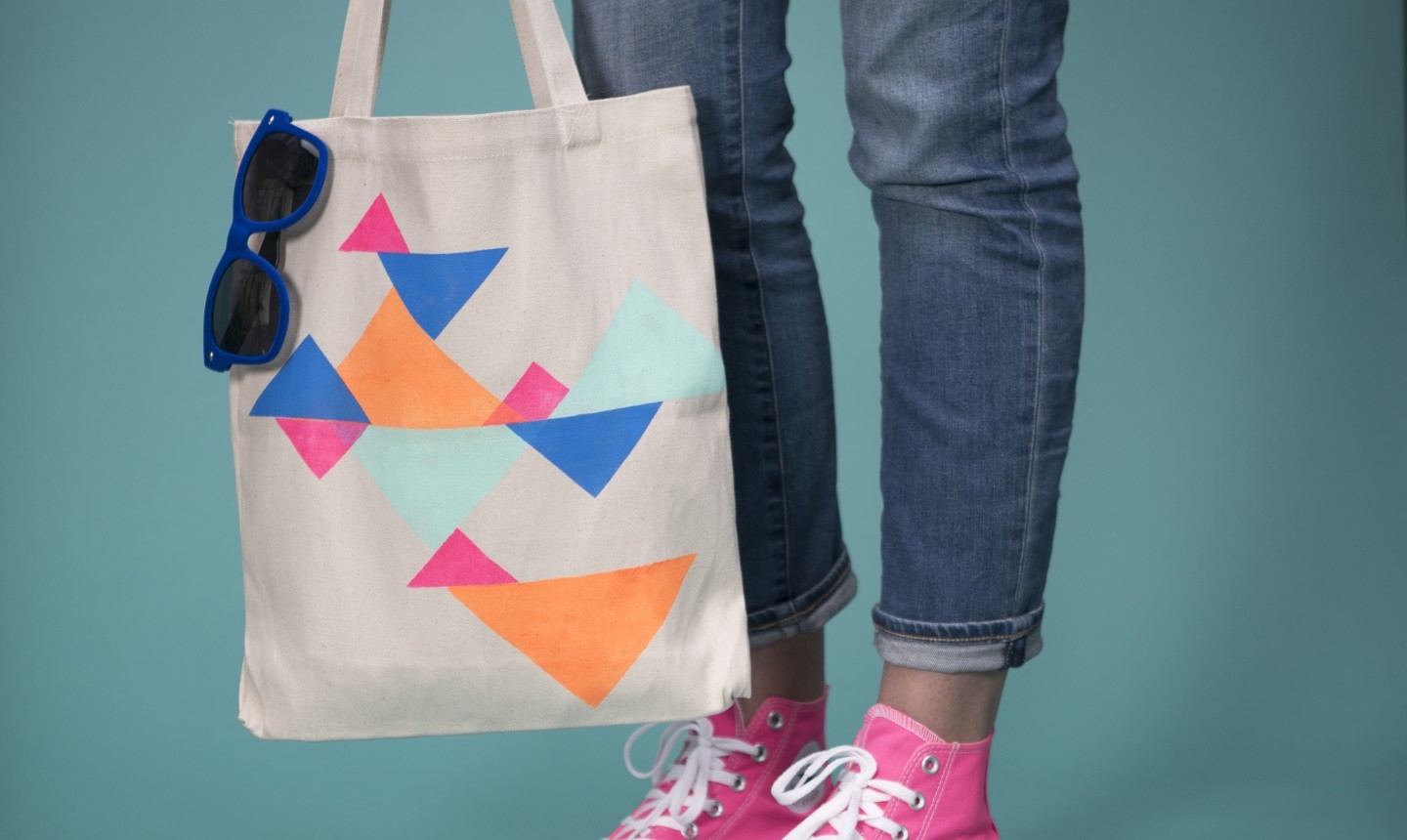 DIY Canvas Tote Bag Painting - So Fontsy