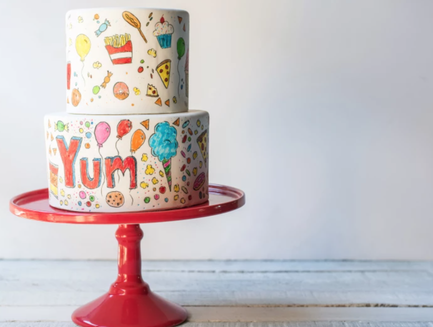 How to Decorate a Cake with Edible Markers