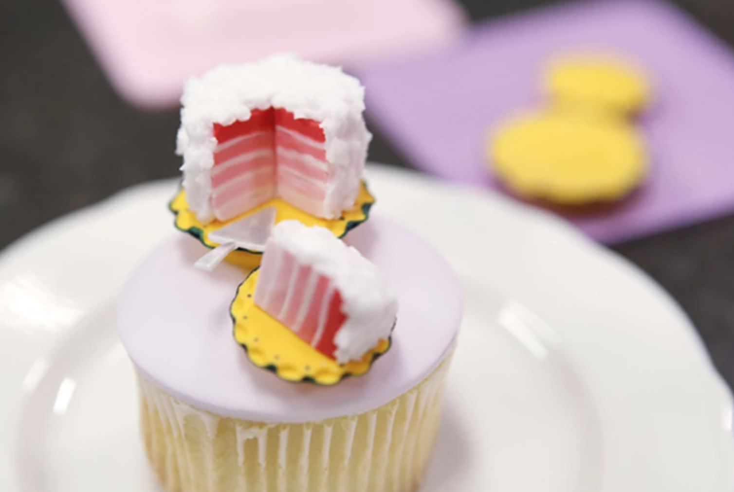 Top Off Your Treats With These DIY Fondant Toppers