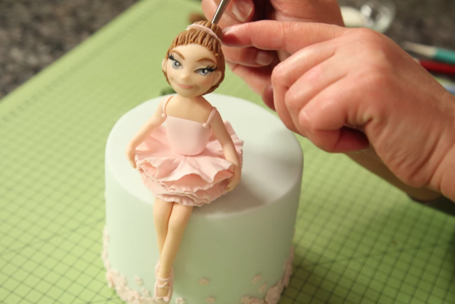 Top Off Your Treats With These DIY Fondant Toppers