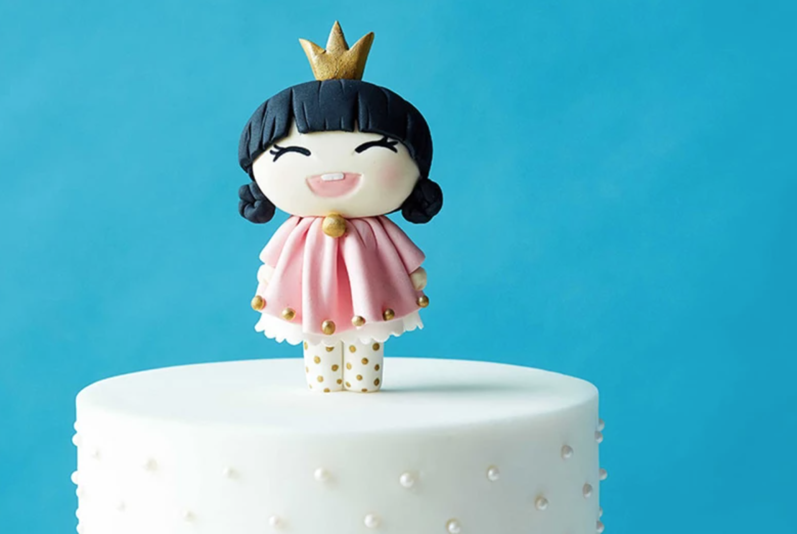 Top Off Your Treats With These DIY Fondant Toppers