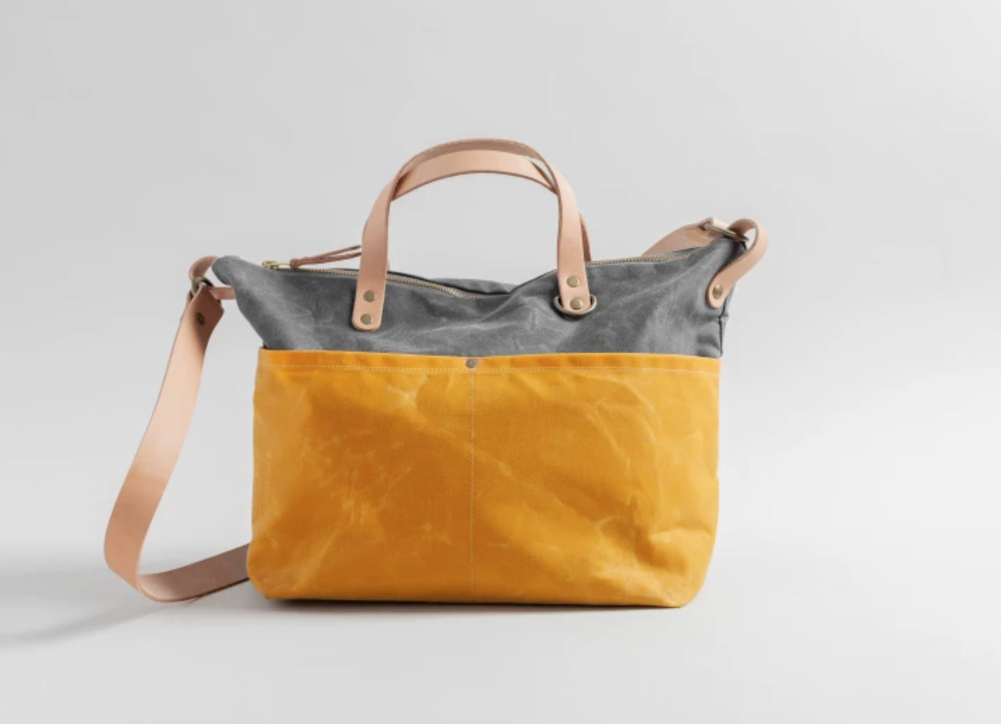 Waxed tote bag with short leather handle, extra thick leather