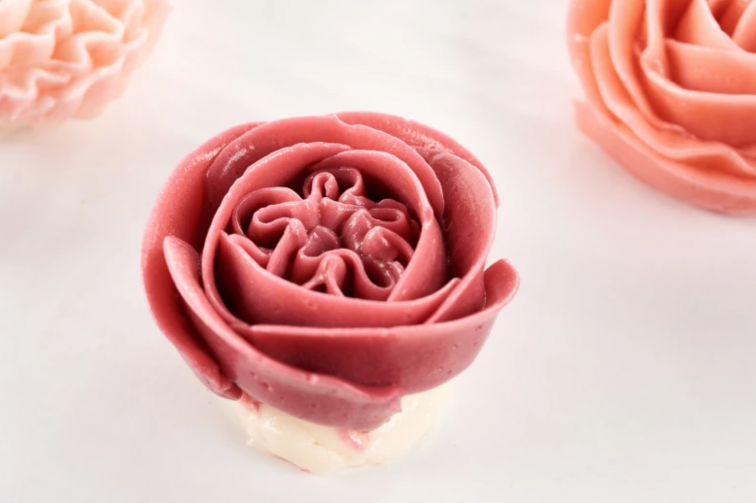 Check Out These Piped Buttercream Flowers | Craftsy