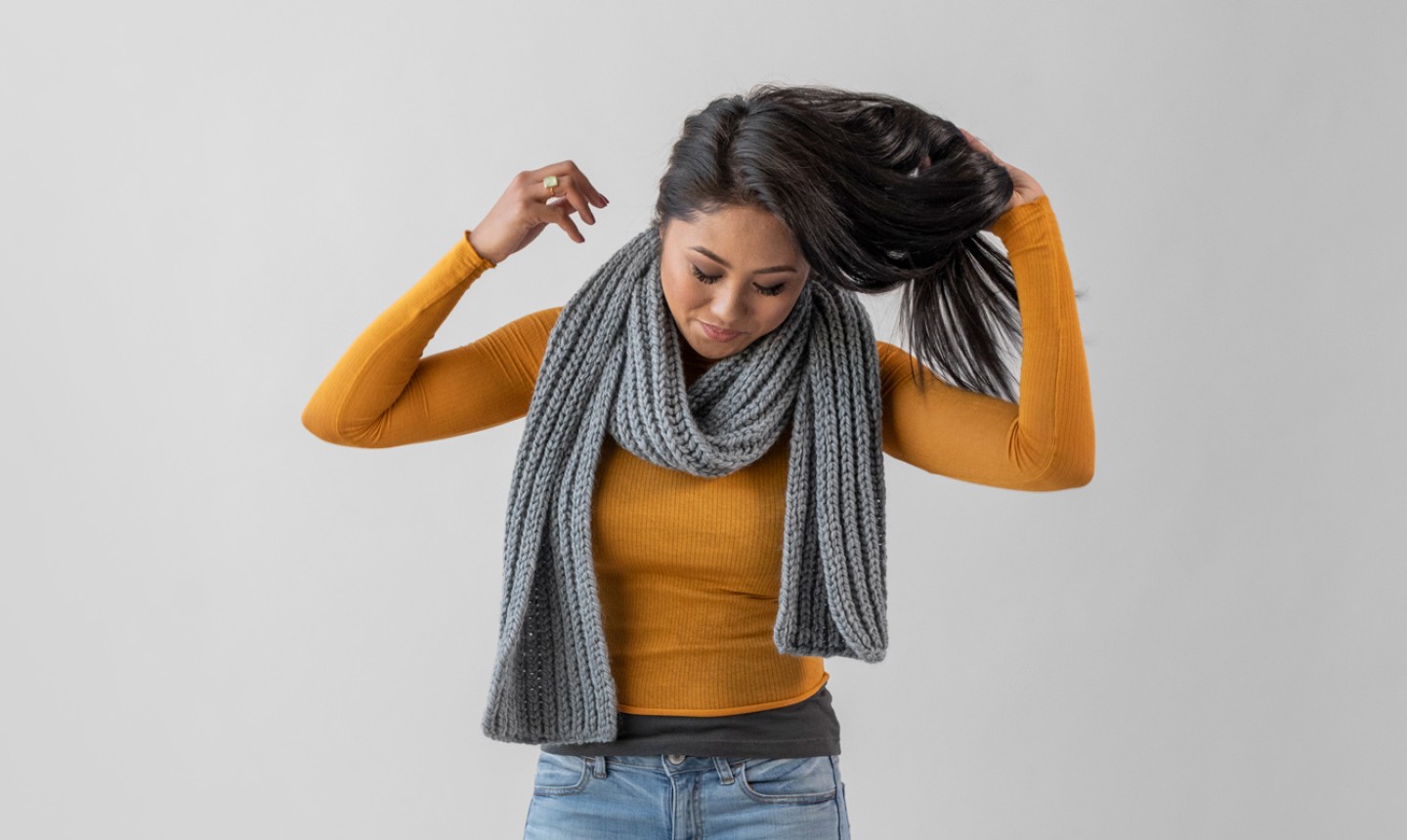 woman wearing brioche knit scarf