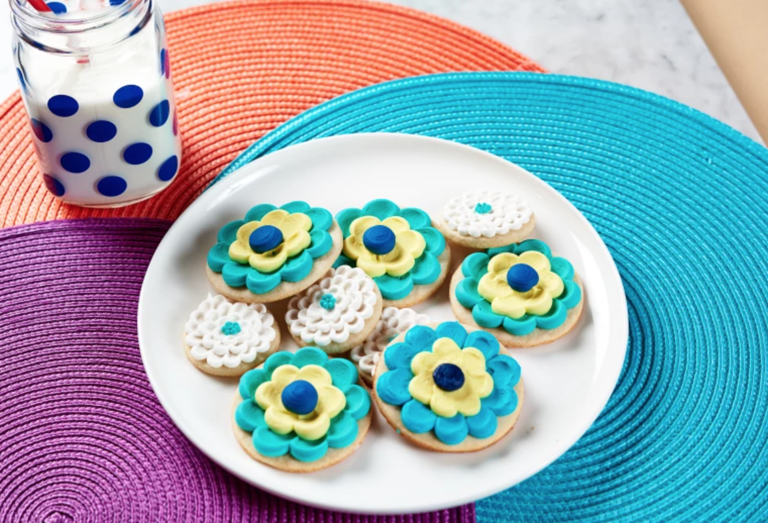 pulled dot flower sugar cookies