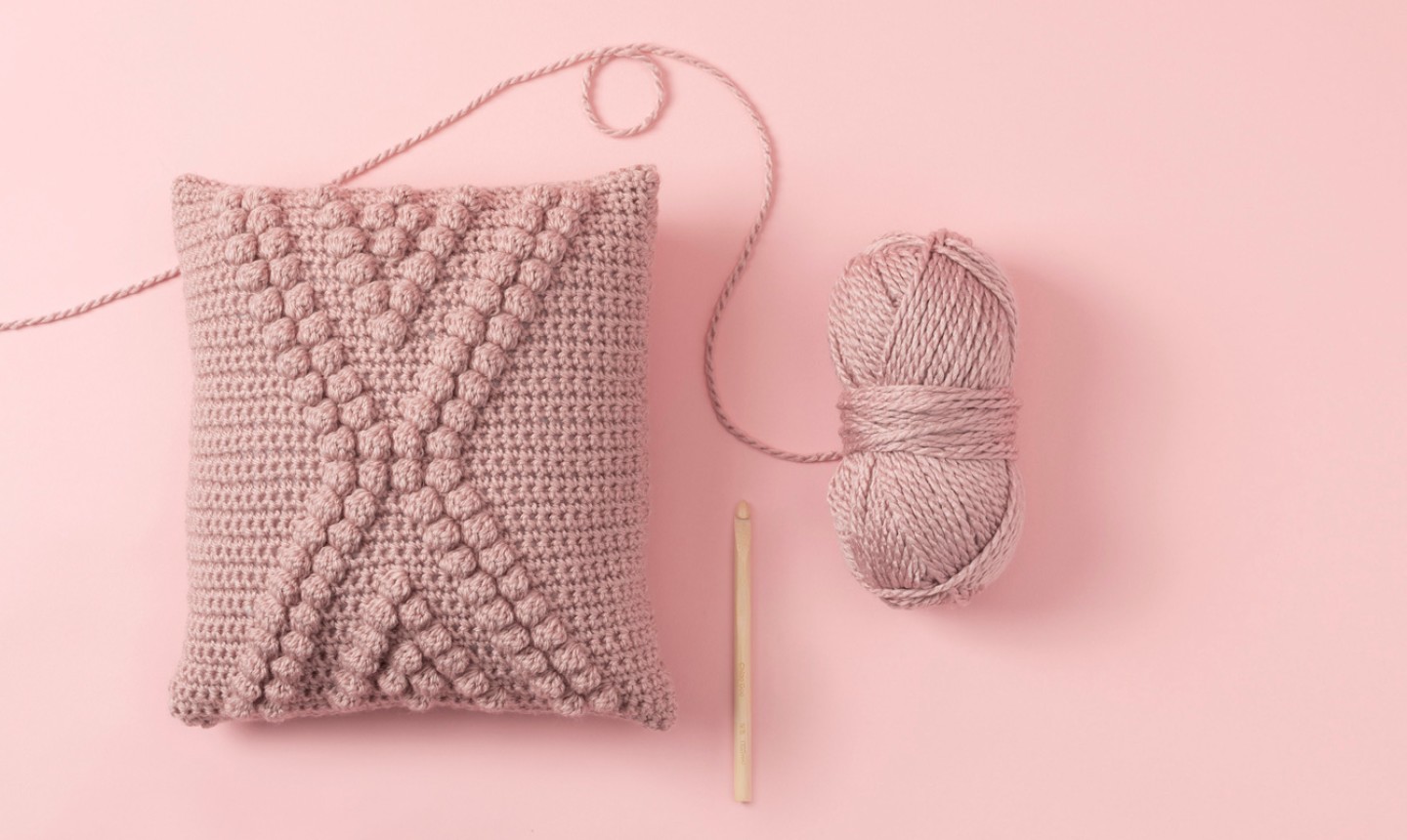 PINK CROCHET HOOKS IN PAISLEY ZIP CASE —  - Yarns, Patterns and  Accessories