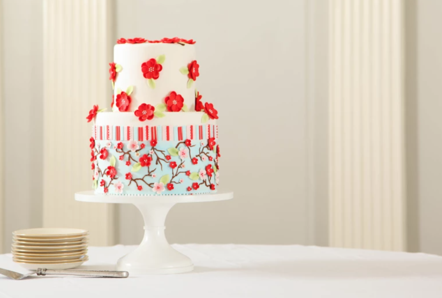 red fondant flower cake