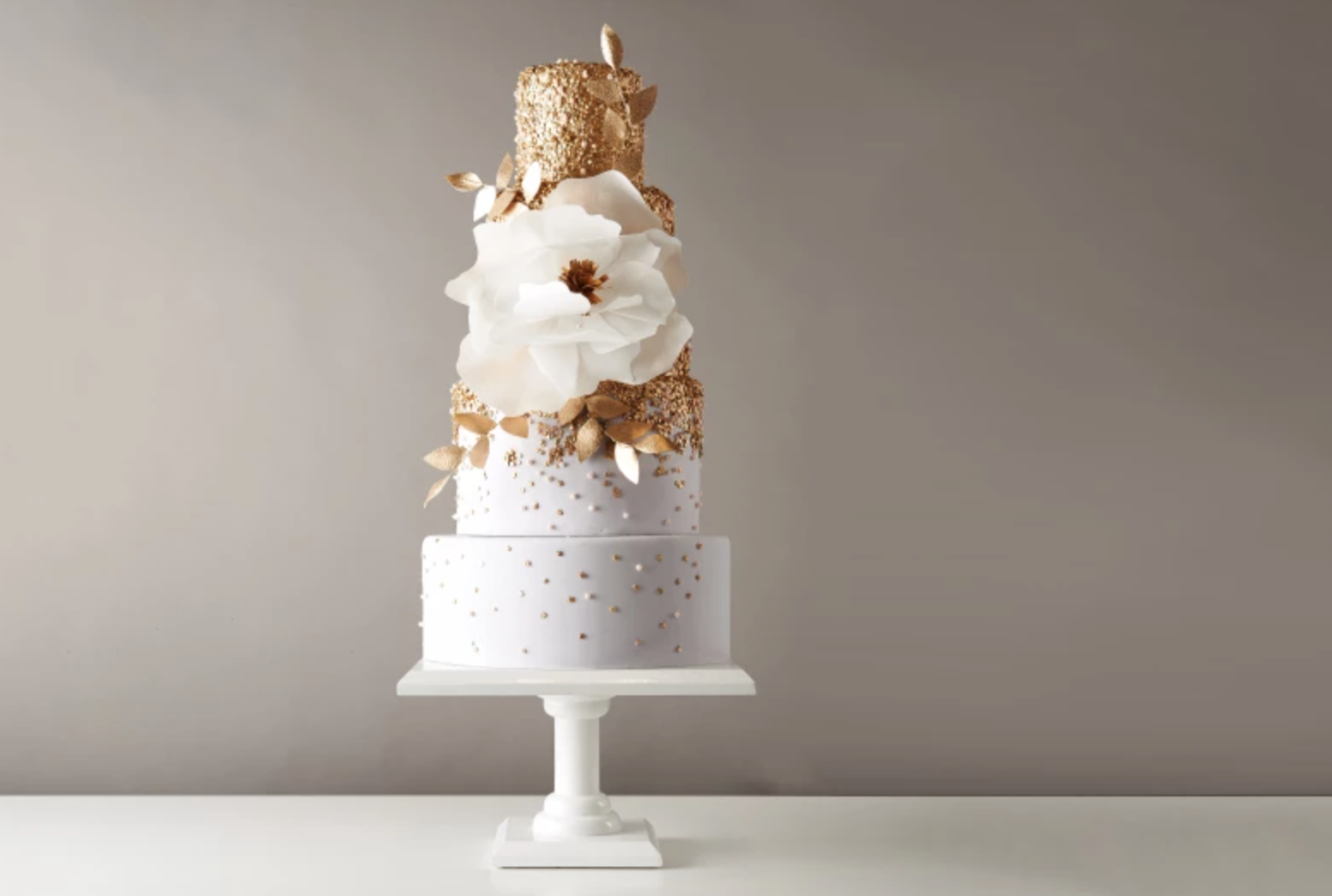 gold wedding cakes