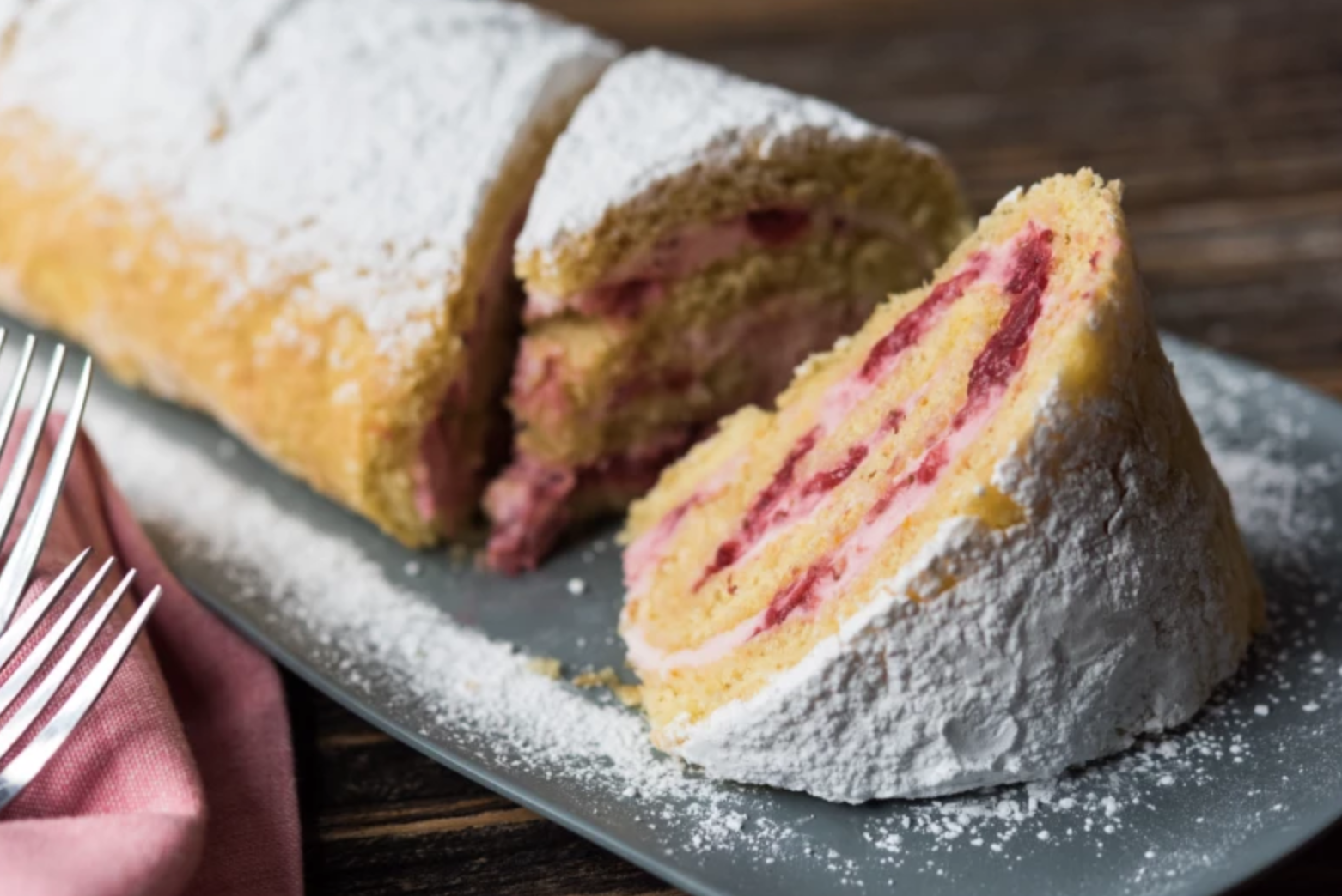 cake roll with powdered sugar