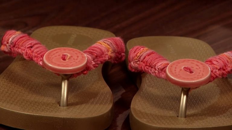 Crocheted Flip-Flop Embellishments