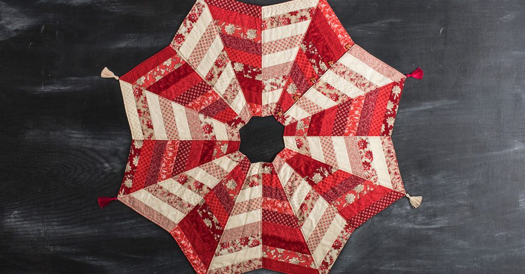 Quilted red and white tree skirt