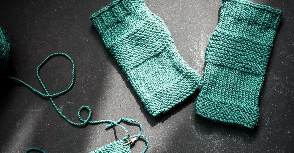 Knitting arm warmers