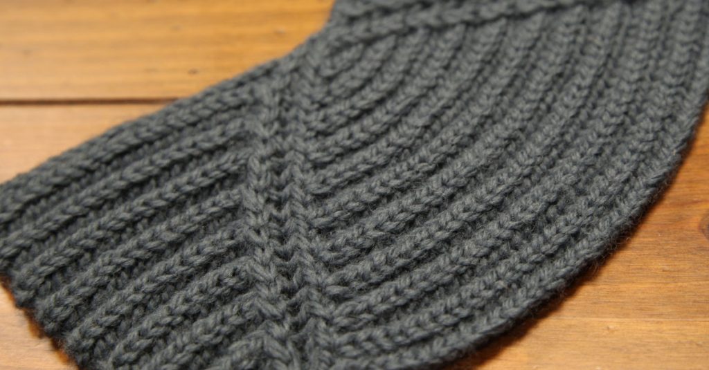 Grey brioche knitting