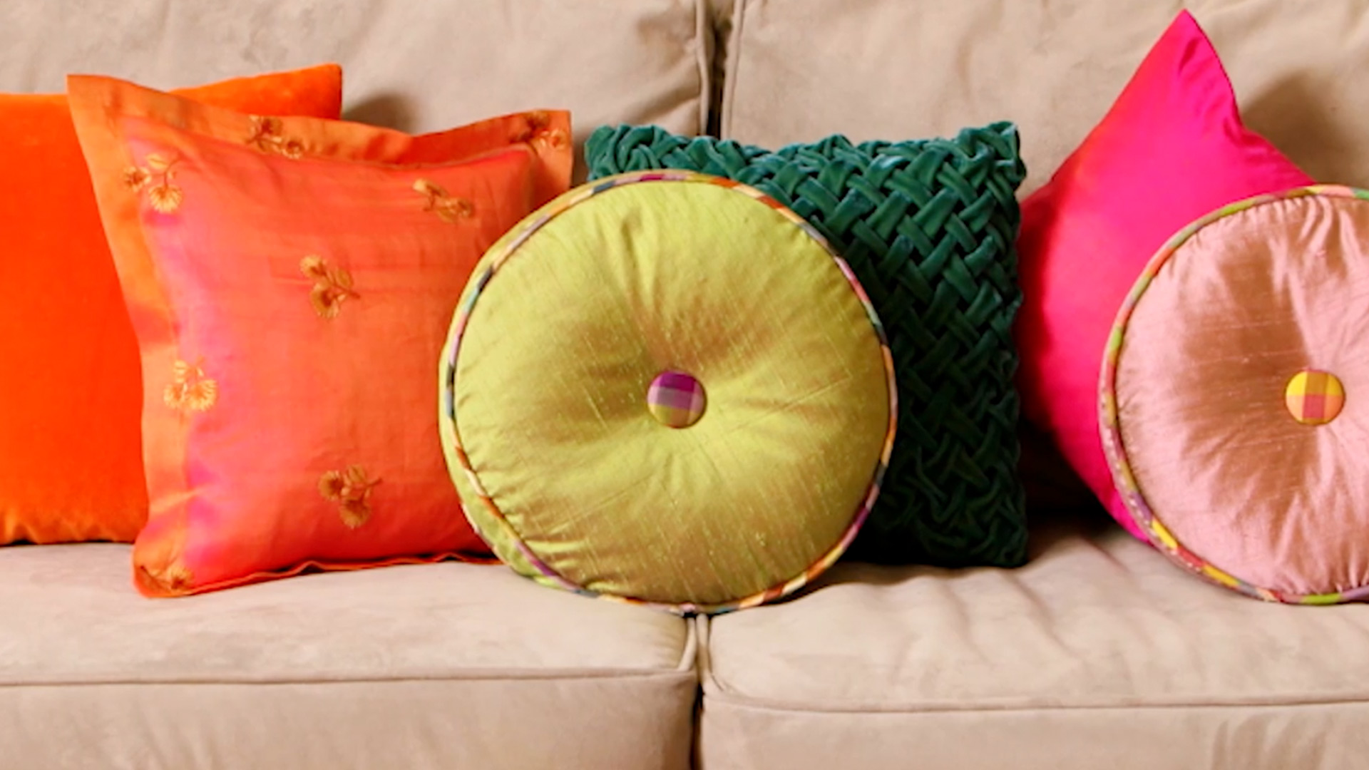 Luxury Pillows Pattern Bundle | Linda Leeproduct featured image thumbnail.